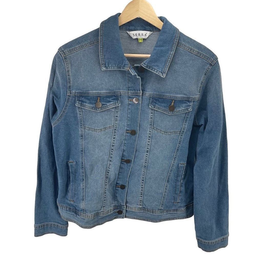 Serra Women's Classic Trucker Stretch Washed Denim Jacket Blue Size Medium